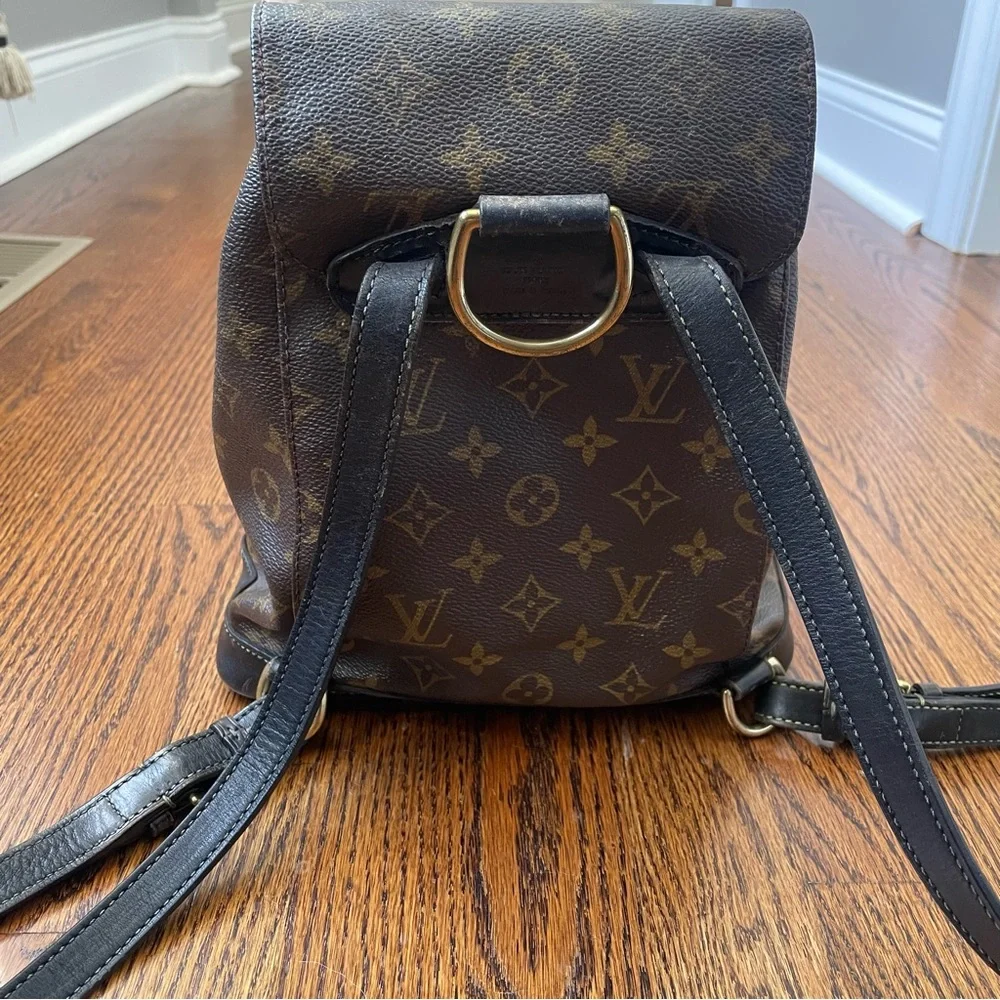 Authentic Louis Vuitton Monogram Montsouris MM Backpack - Picture 5 of 16